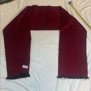 Shupaca x Uno Alla Volta Alpaca ScarfHandwoven in Peru |Red & Black Ombre Fringe